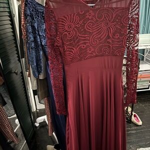 Elegant Burgundy Lace Evening Dress
